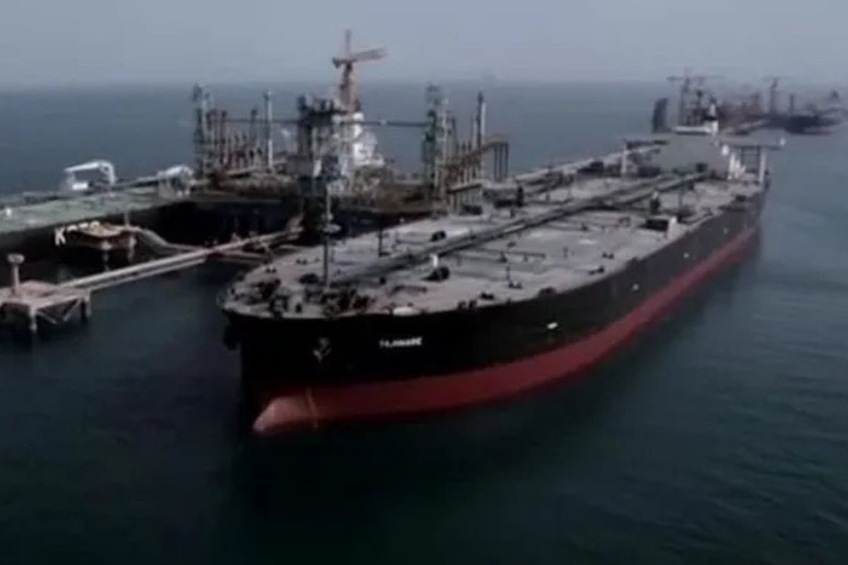 Conflito: Refinaria saudita é atacada