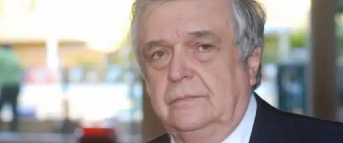 Política: Alece cria Medalha Ariosto Holanda