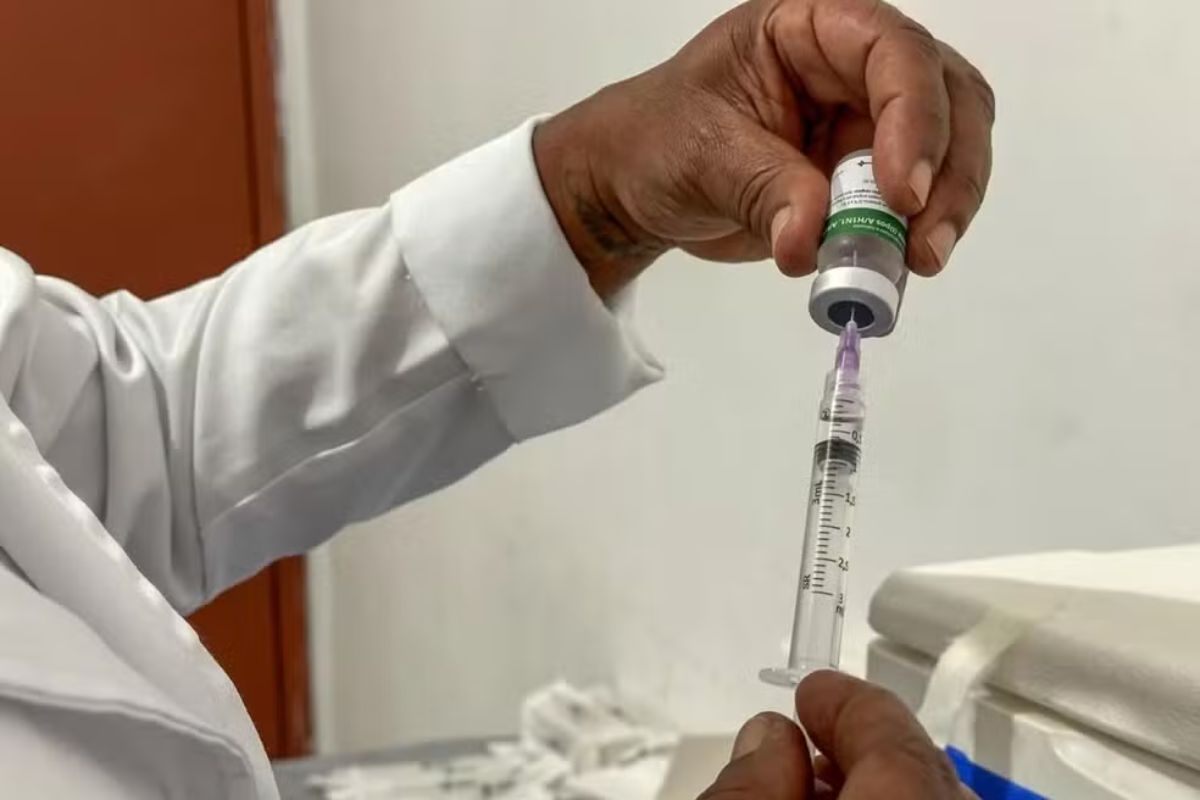 Saúde: Vacinação contra gripe começa hoje