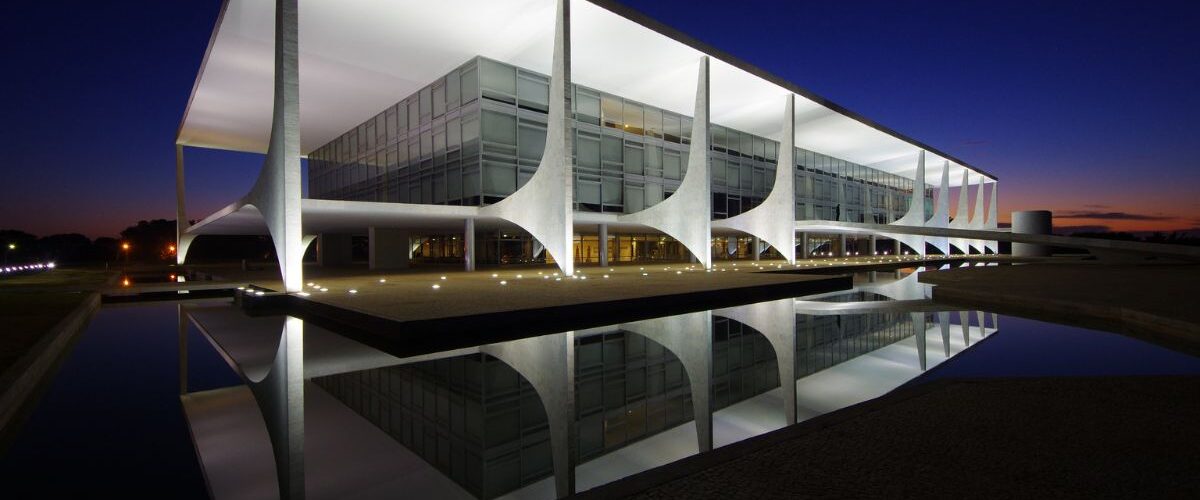 Política: Republicanos adia decisão presidencial