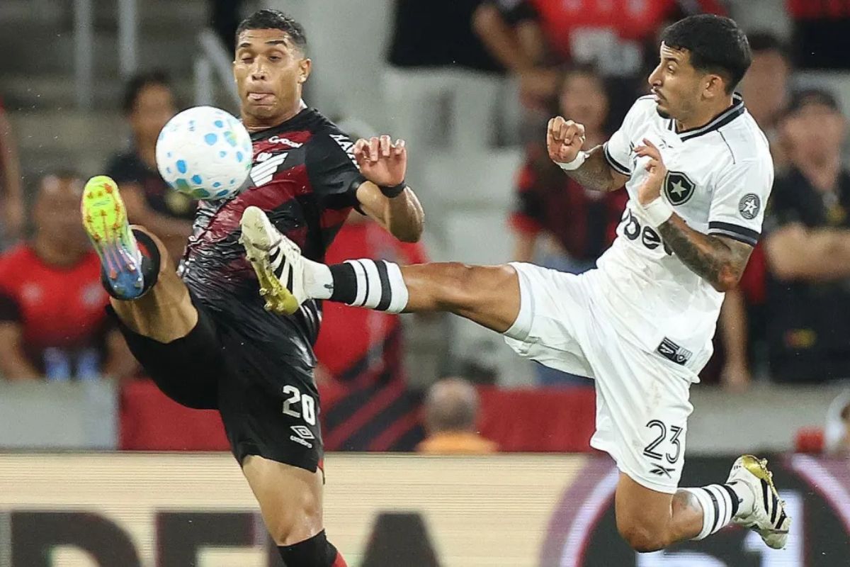 Esporte: Athletico goleia no Brasileirão e vira vice