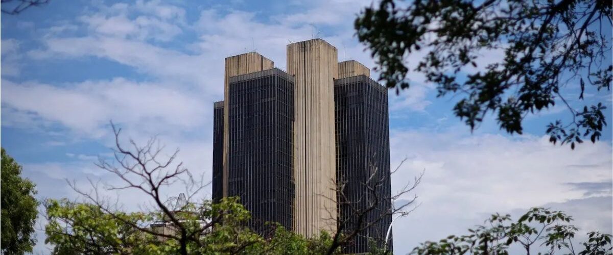 Economia: Inflação de 2026 sobe para 4,31%, aponta Focus