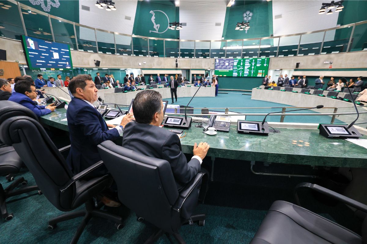 Assembleia: Alece aprova mudanças em carreiras do Executivo