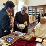 Transição: Irã anuncia líder supremo interino