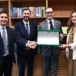 Homenagem: Alece entrega título a Zanin no STF