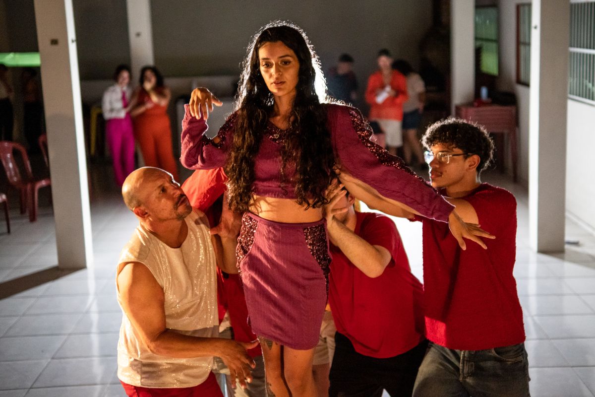 Cultura: Jovens encenam clássico de Shakespeare