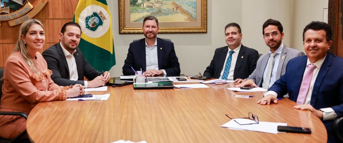 Mesa Diretora: Alece aprova medidas de modernização administrativa