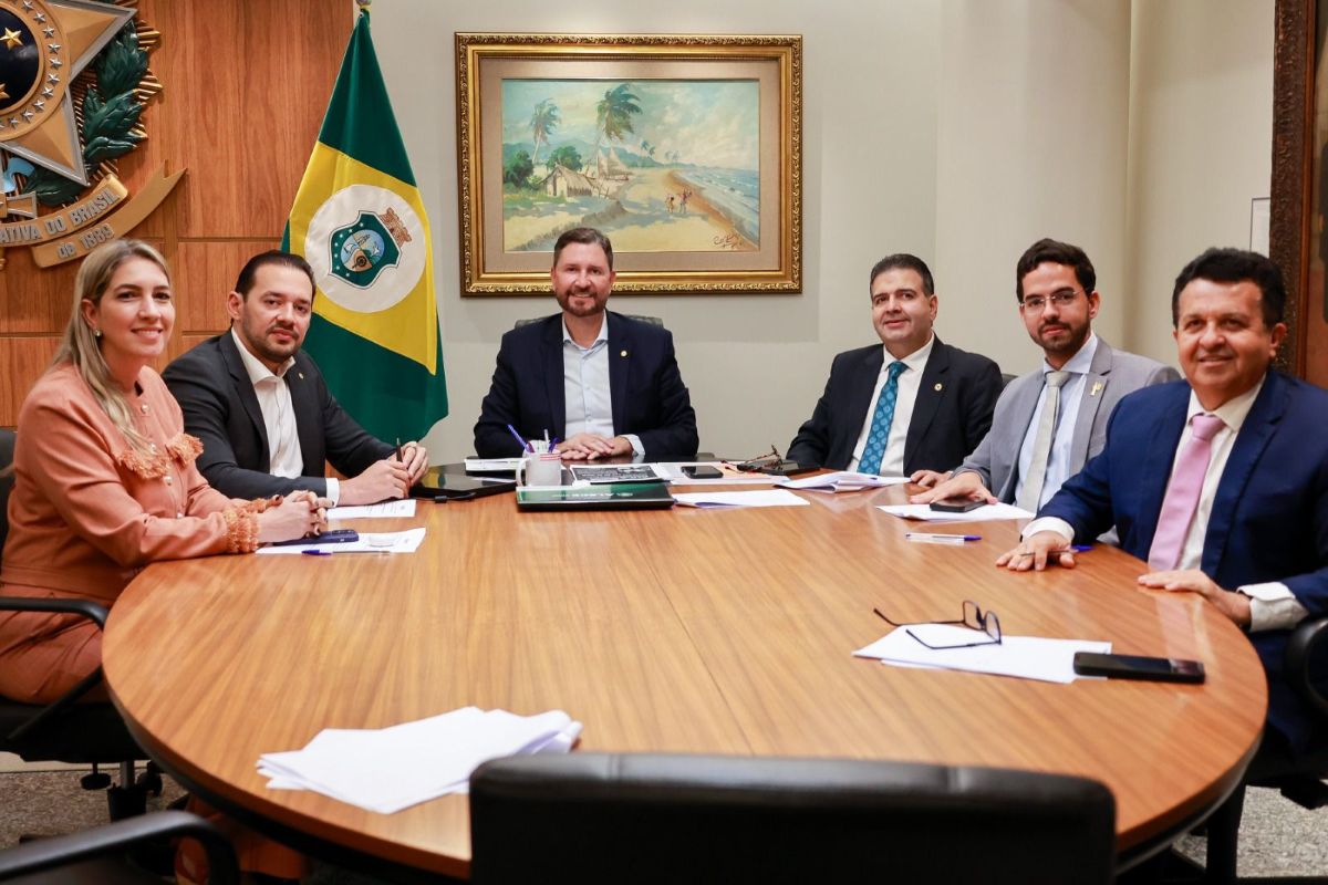 Mesa Diretora: Alece aprova medidas de modernização administrativa