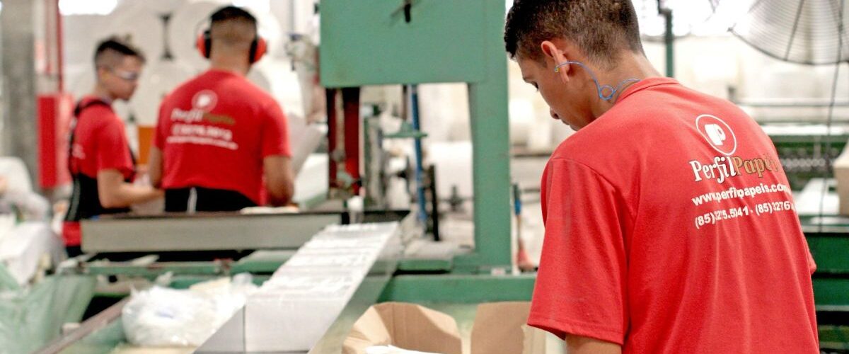 Economia: Nordeste lidera queda do desemprego