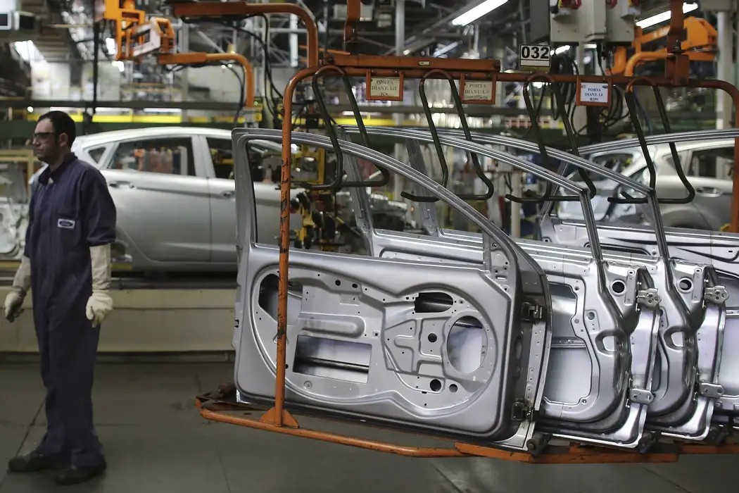 Economia: Indústria cresce 1,8% em janeiro