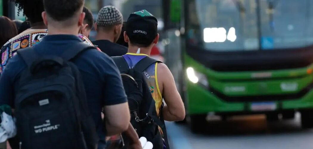 Economia: Serviços crescem 0,3% e batem recorde