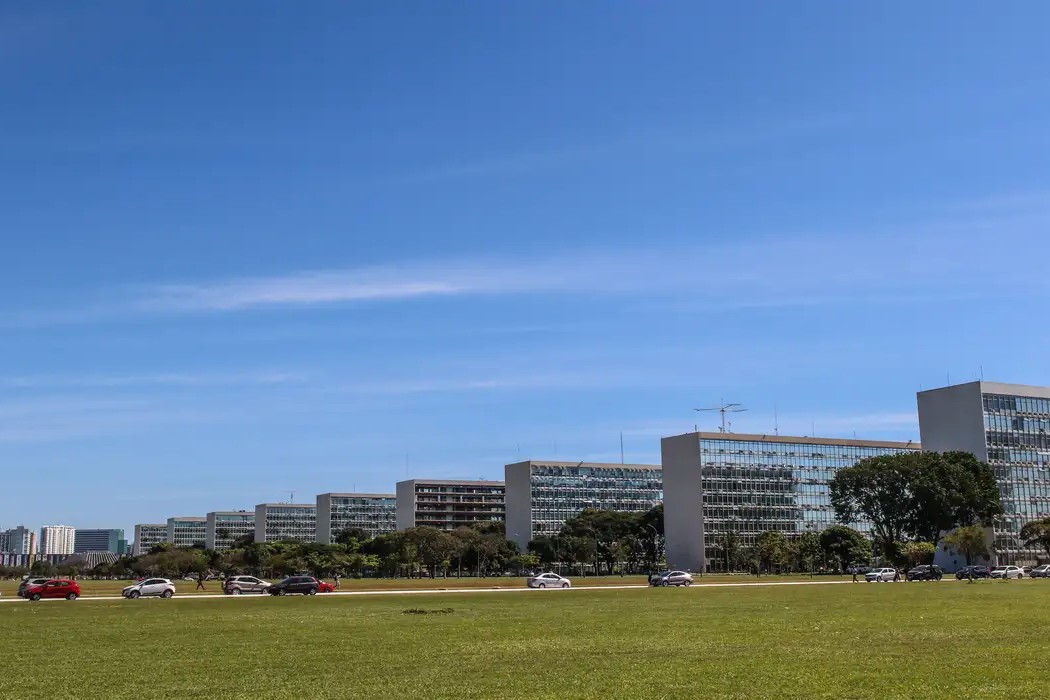 Orçamento: Governo bloqueia R$ 1,6 bi e mantém PAC intacto