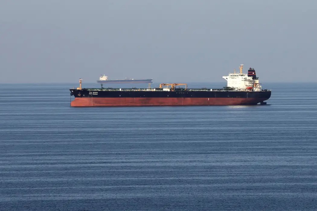 Mundo: Irã libera passagem humanitária em Ormuz