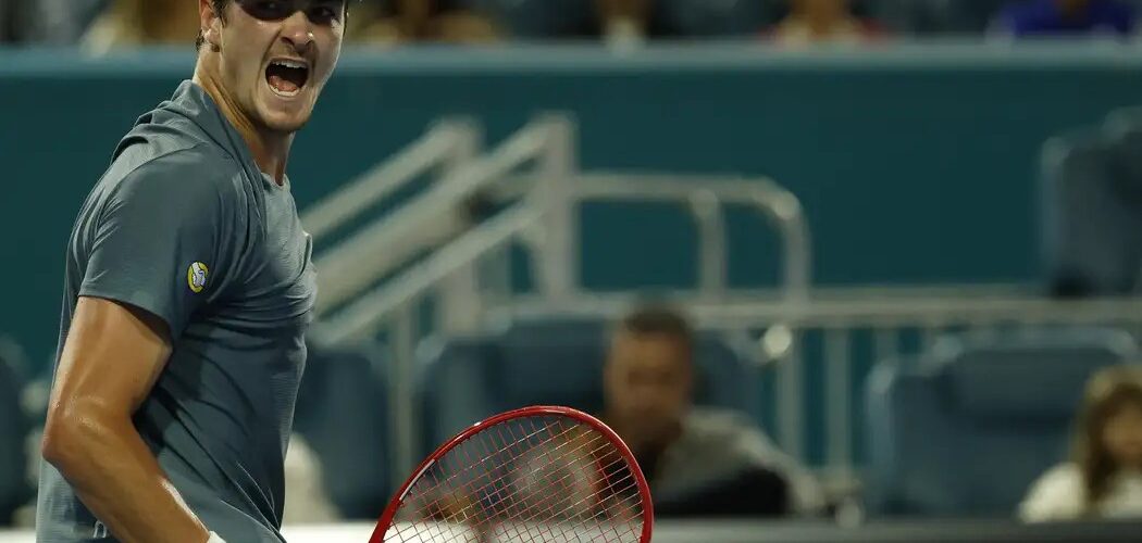 Tênis: João Fonseca avança às oitavas em Monte Carlo