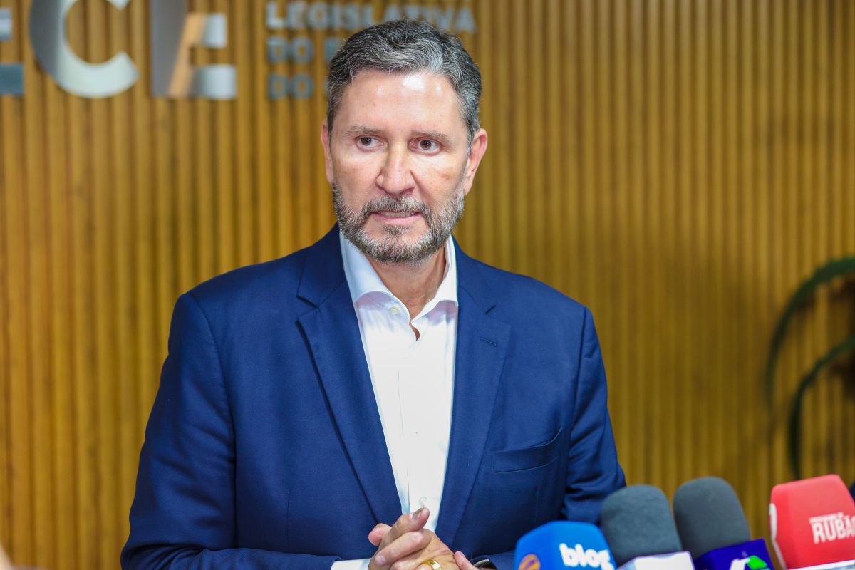 Política: Aldigueri destaca gestão e cenário político no CE