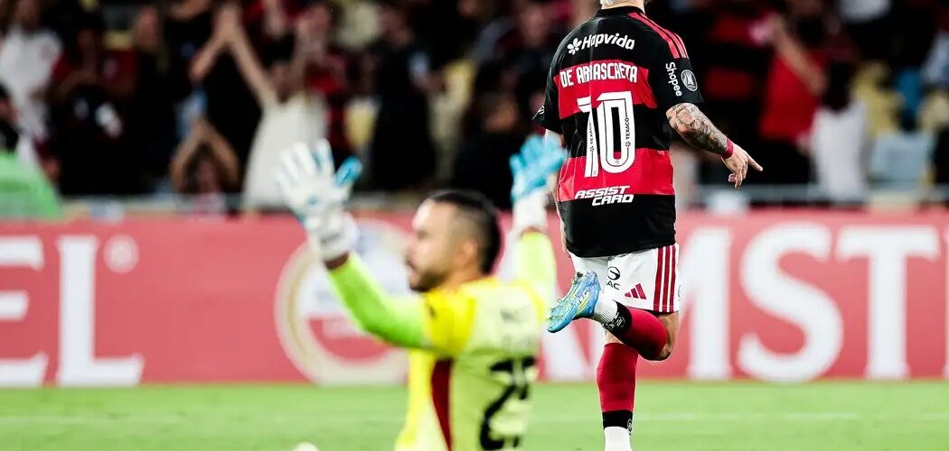 Libertadores: Flamengo goleia e Palmeiras vence na rodada