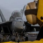 Mundo: EUA mobilizam aeronaves em resgate no Irã