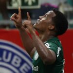 Esporte: Palmeiras vence Bahia e dispara na liderança