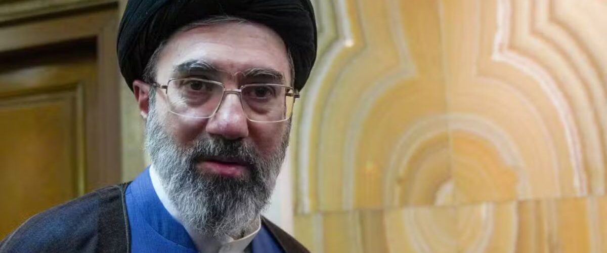 Mundo: Líder supremo do Irã se recupera após ataque