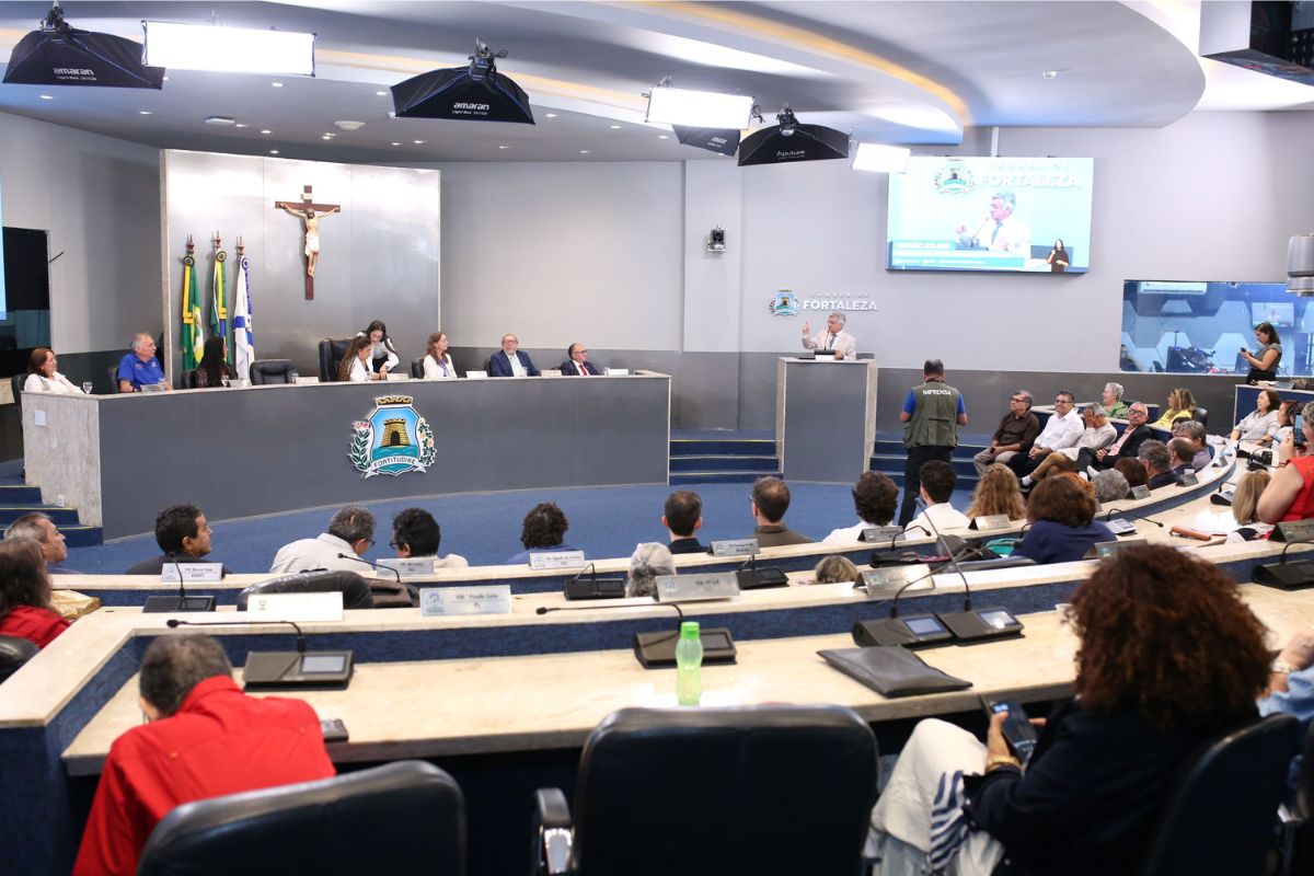Cultura: Livro celebra Fortaleza em sessão solene