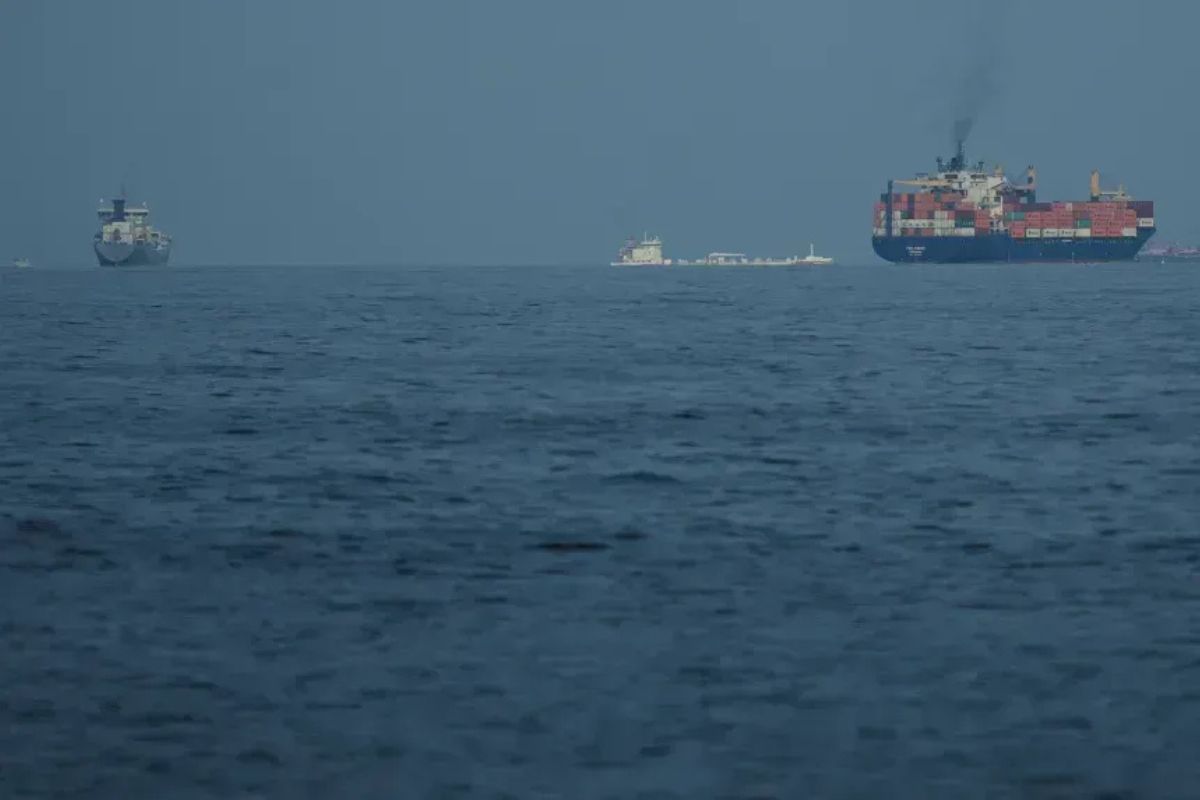 Mundo: EUA anunciam bloqueio a portos do Irã após impasse