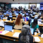 Trabalho: Câmara mantém votação da PEC do fim do 6x1