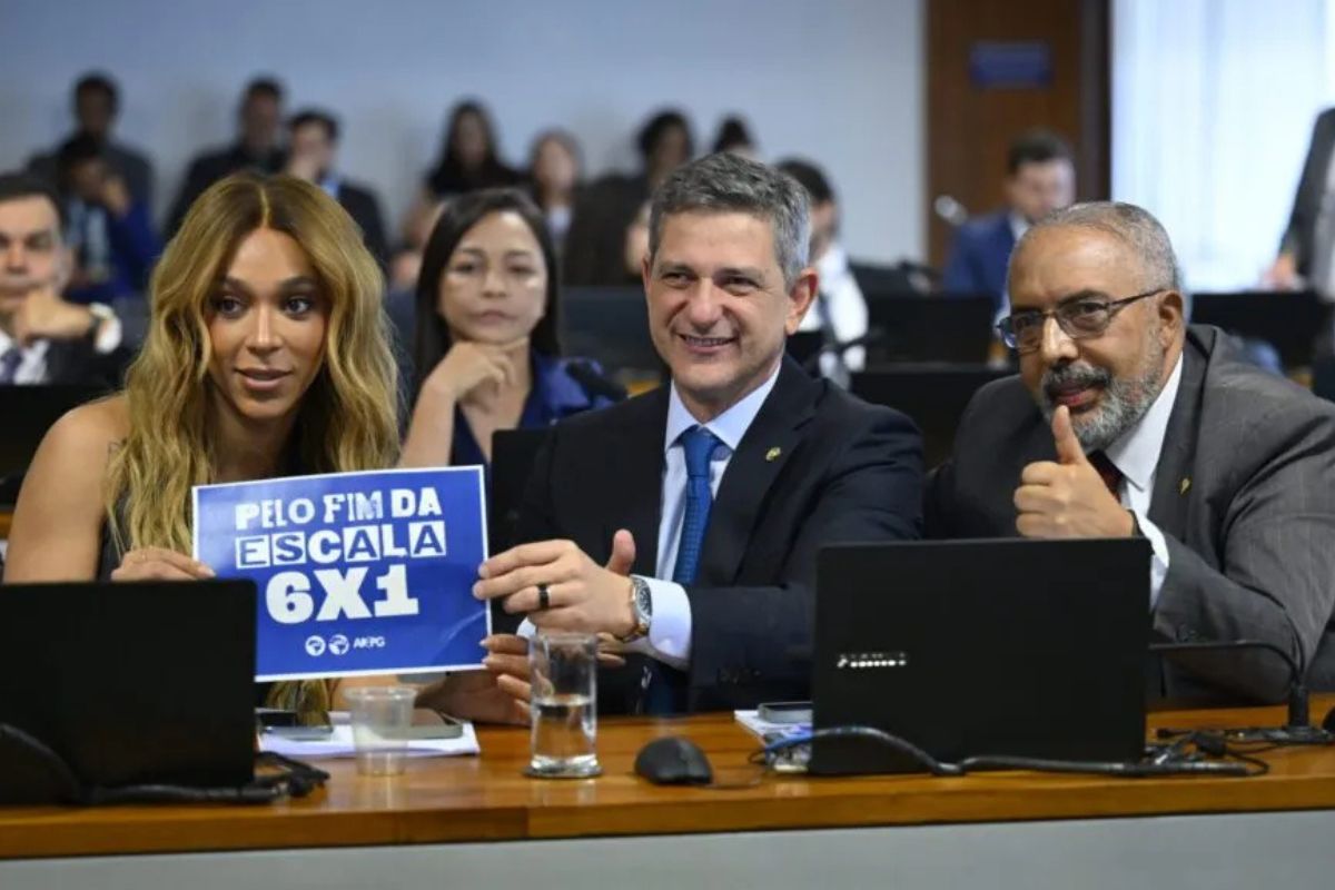 Trabalho: CCJ aprova PEC que propõe fim da escala 6x1