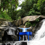 Cultura: Pianista bate recorde ao tocar em cachoeira no CE