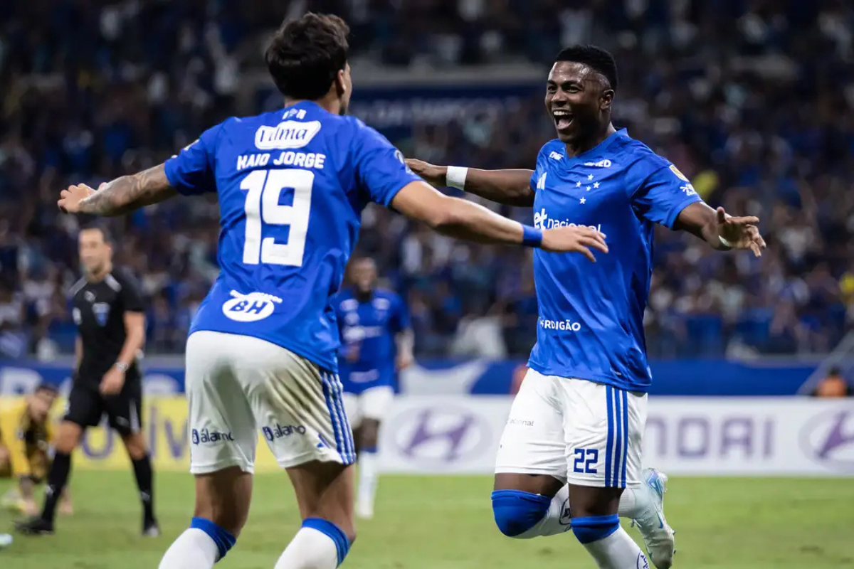 Esporte: Cruzeiro vence Boca e assume liderança na Liberta