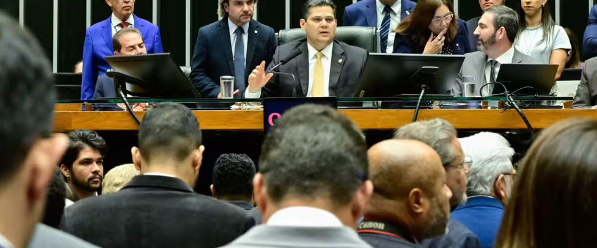 Política: Congresso derruba veto e muda regras penais