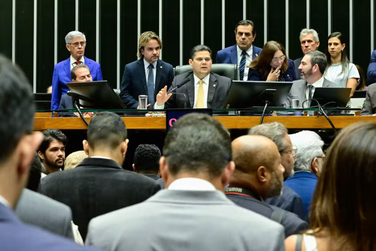 Política: Congresso derruba veto e muda regras penais
