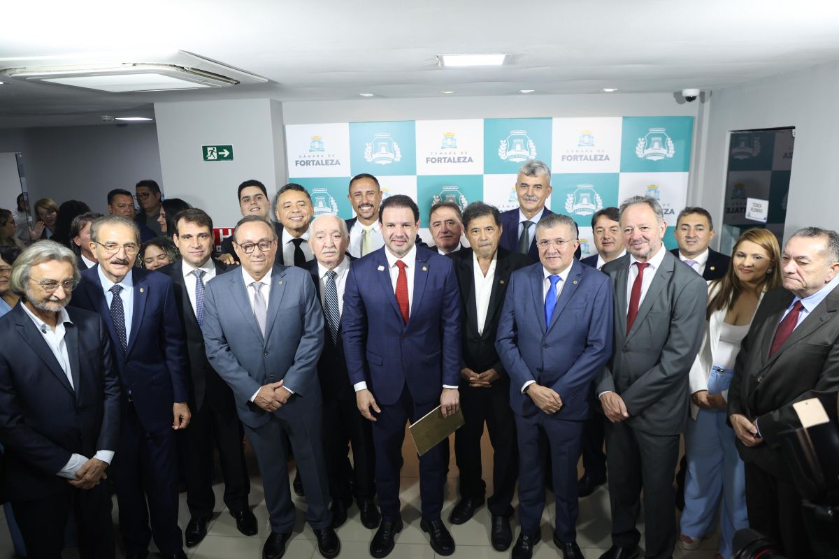 Cidade: Câmara celebra 300 anos com homenagens em Fortaleza