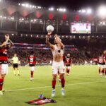 Brasileirão: Flamengo vence Bahia e segue na cola do líder