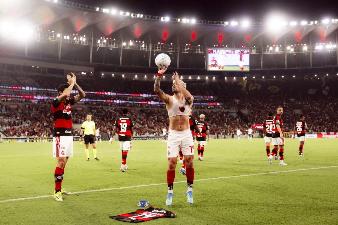 Brasileirão: Flamengo vence Bahia e segue na cola do líder