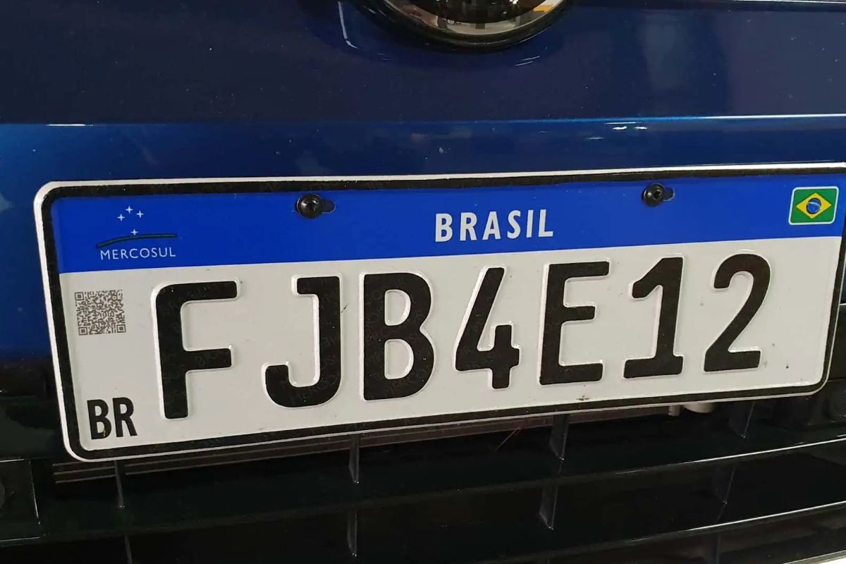 Trânsito: Placas podem voltar a ter cidade e estado no Brasil