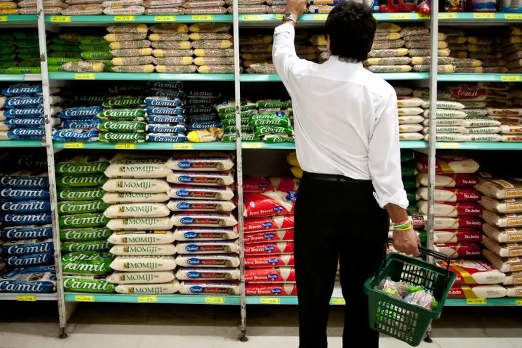 Economia: Chuvas elevam preço do feijão no Brasil