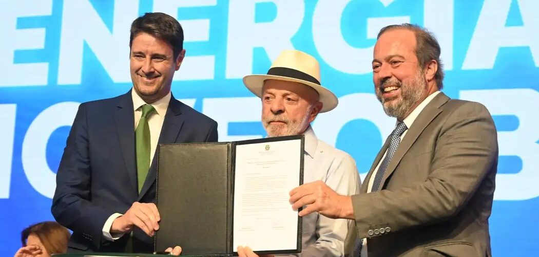 Governo anuncia R$ 130 bilhões em energia