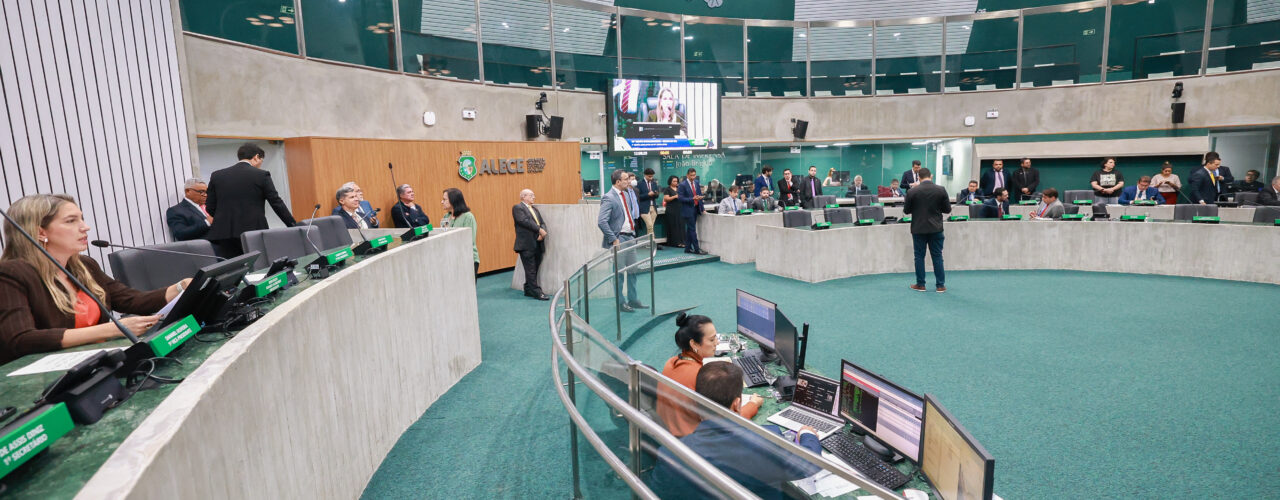 Alece atualiza plano de cargos e carreiras