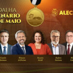 Alece entrega Medalha 13 de Maio a 7 personalidades