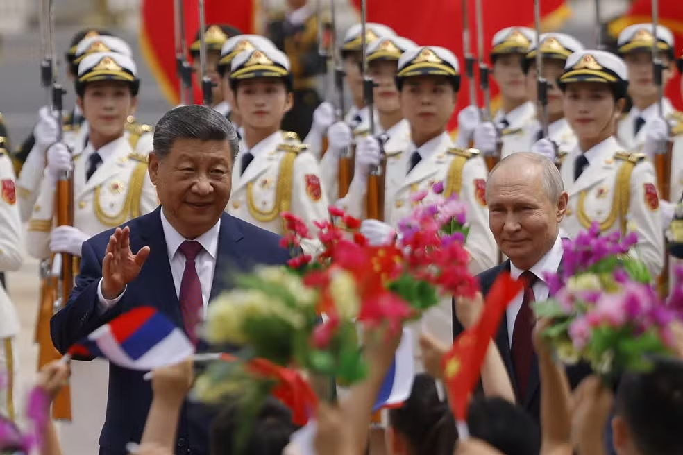 China e Rússia firmam 20 acordos em Pequim