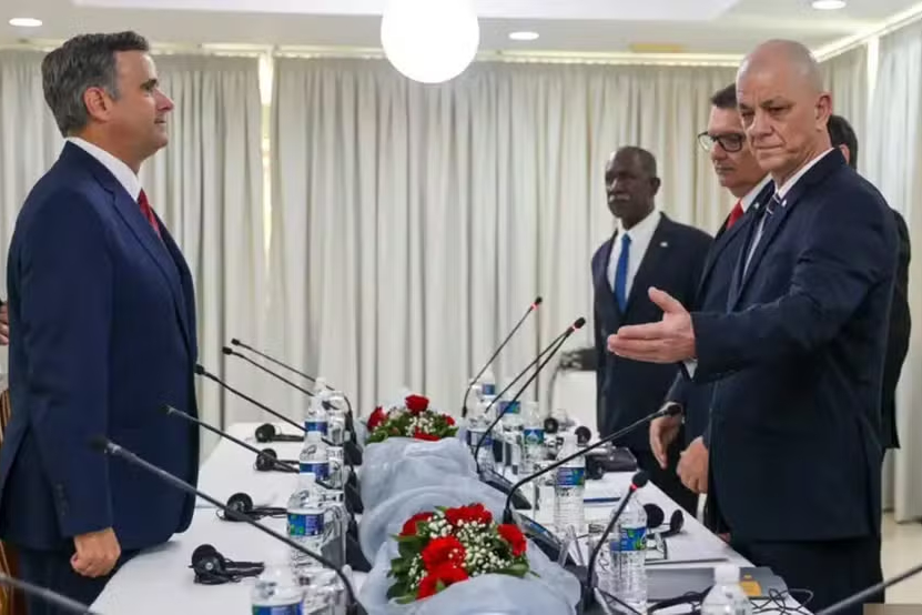 EUA ampliam pressão e tensão sobre Cuba