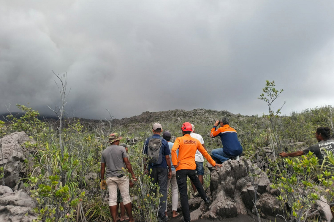 Erupção de vulcão deixa mortos na Indonésia