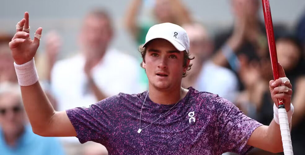 João Fonseca vence Djokovic em virada histórica