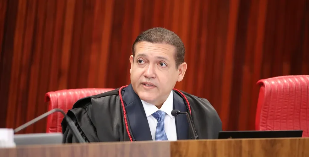 Nunes Marques assume presidência do TSE
