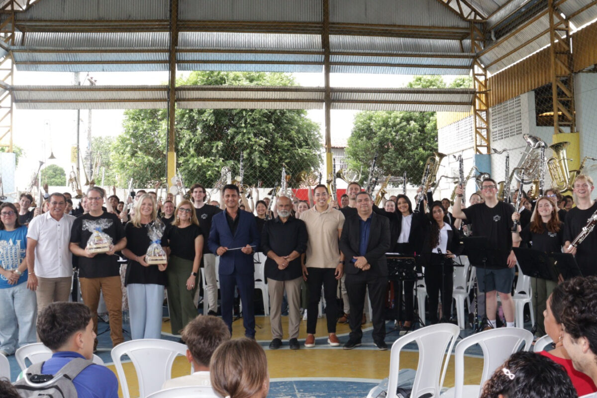 Orquestras do Brasil e EUA emocionam em Pindoretama