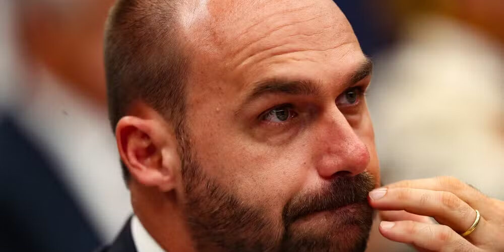 PF investiga repasses ligados a Eduardo Bolsonaro