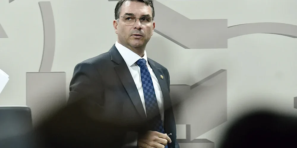 Pedido de Flávio ao Master soma R$ 134 milhões