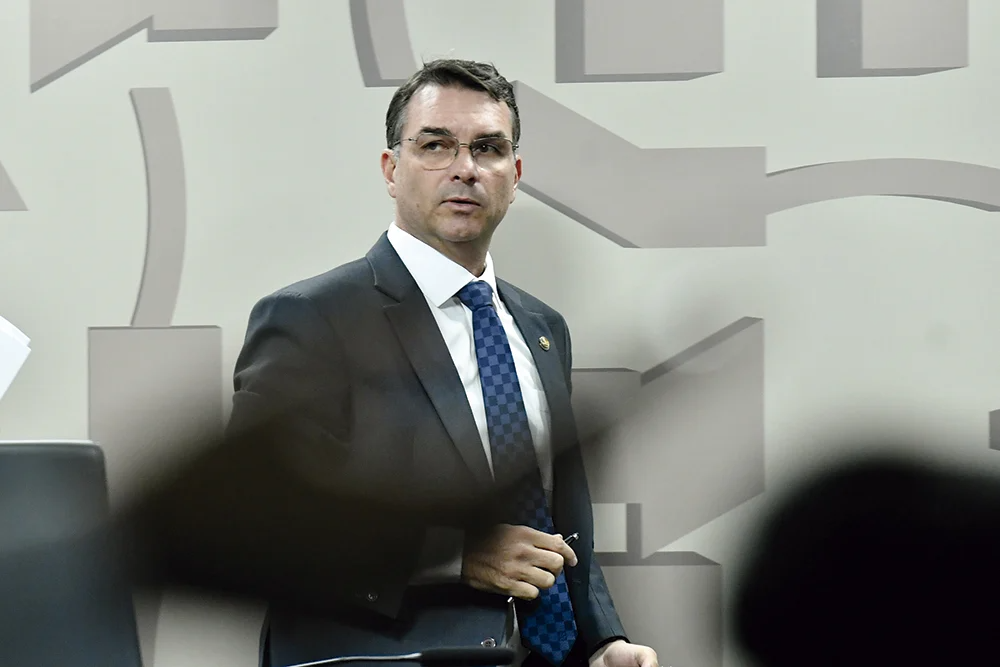 Pedido de Flávio ao Master soma R$ 134 milhões