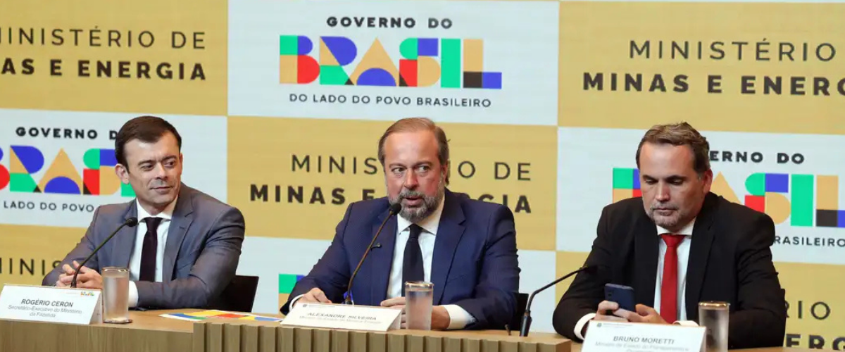 Economia: Governo anuncia subsídio para gasolina