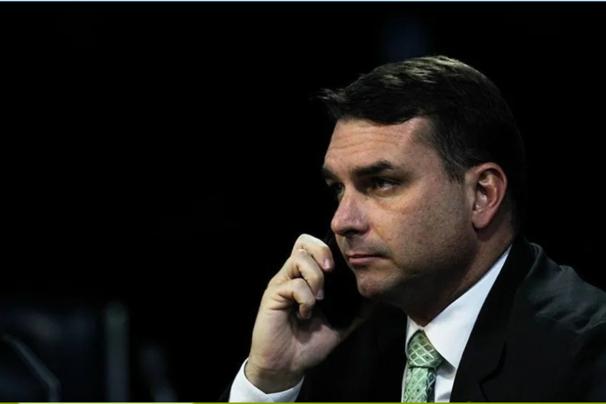 Política: Flávio diz que Bolsonaro pediu firmeza